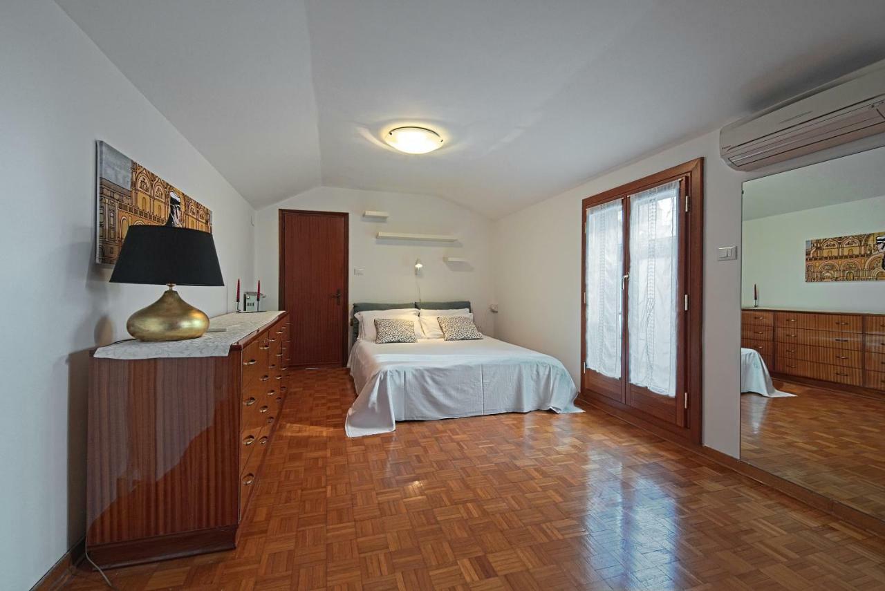 Anna Ai Frari Apartament *